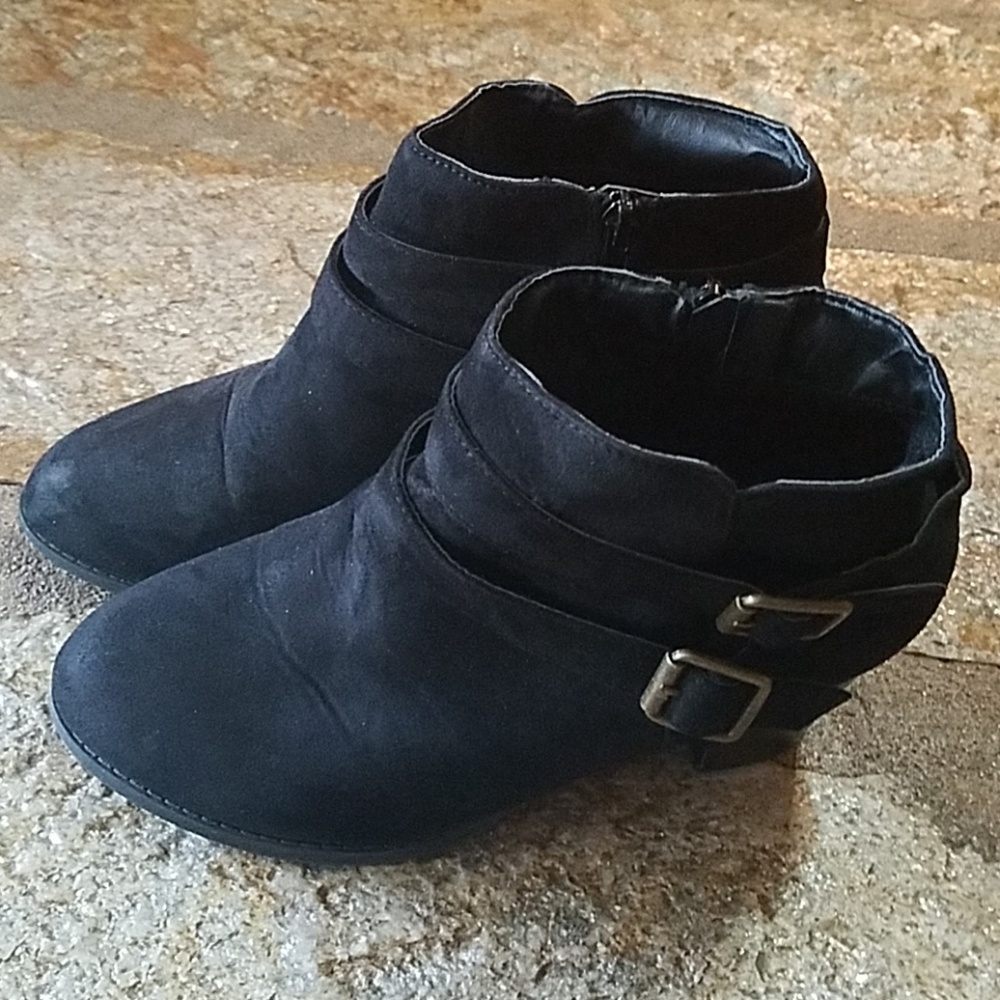 Black Boots